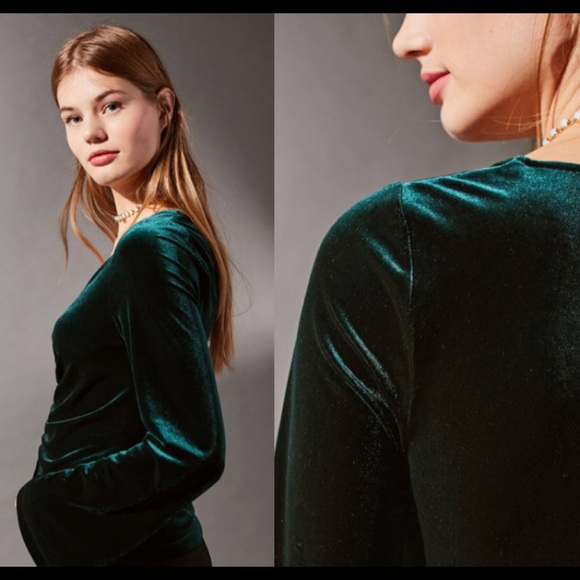 Urban Outfitters Marie Cinched V-Neck Velvet Top - Picture 2 of 4